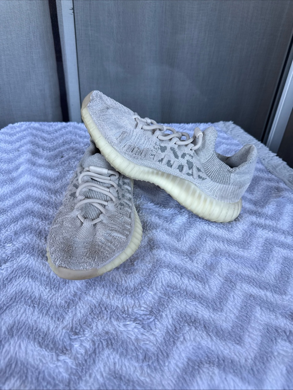 Yeezy Boost 350 V2 Cream/Light Tan Sneakers